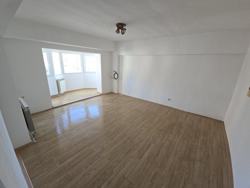 Resita Apartament cu o camera (garsoniera) ultracentral in Resita