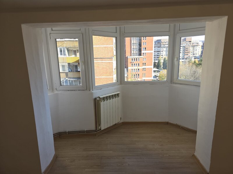 Resita Apartament cu o camera (garsoniera) ultracentral in Resita