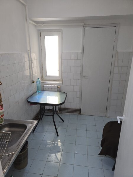 Resita Apartament cu o camera (garsoniera) ultracentral in Resita