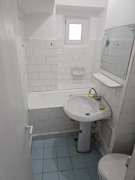 Resita Apartament cu o camera (garsoniera) ultracentral in Resita