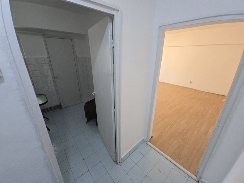 Resita Apartament cu o camera (garsoniera) ultracentral in Resita